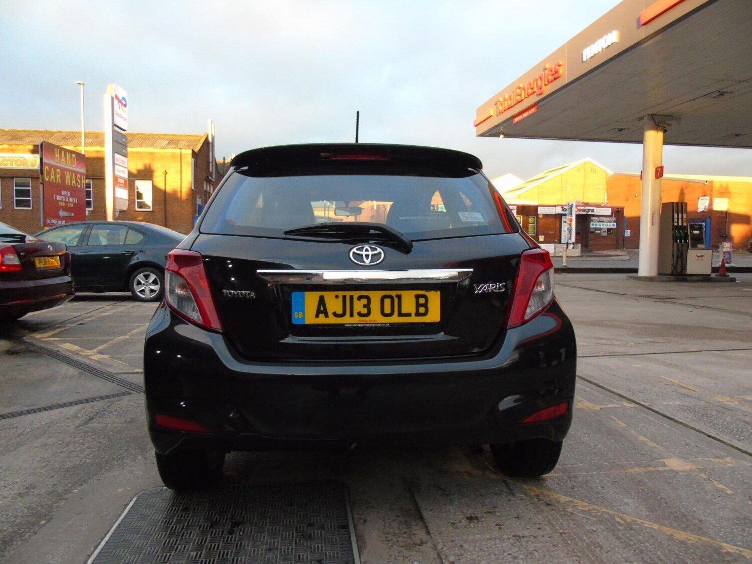 2013 Toyota Yaris 1.33 VVT-i SR 3dr HATCHBACK Petrol Manual