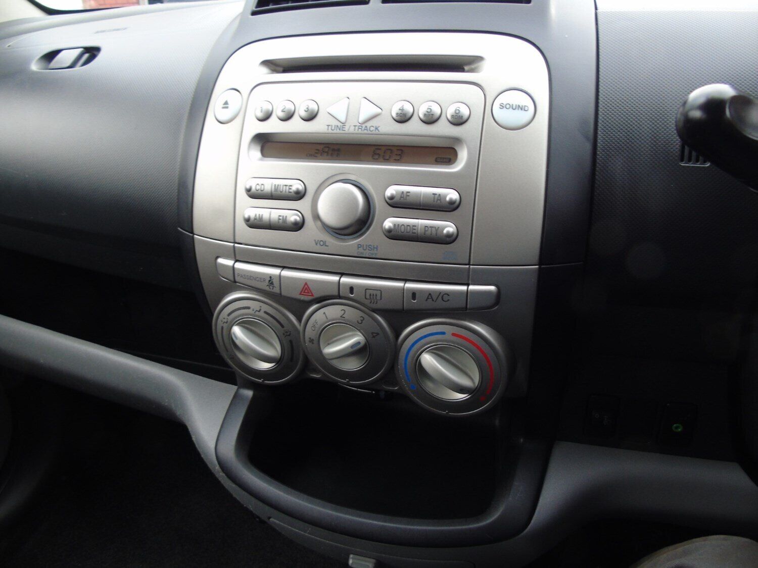 2009 Daihatsu Sirion 1.3 SE 5dr Auto HATCHBACK Petrol Automatic